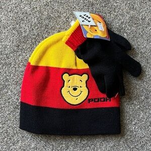 NWT Vintage Disney Winnie The Pooh Knit Beanie Boys Winter Hat & Glove Gift Set